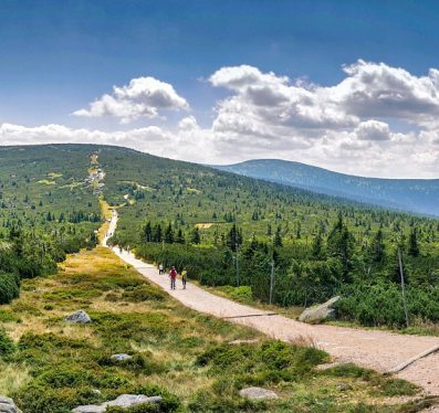 Karkonosze – przyciągają przez cały rok